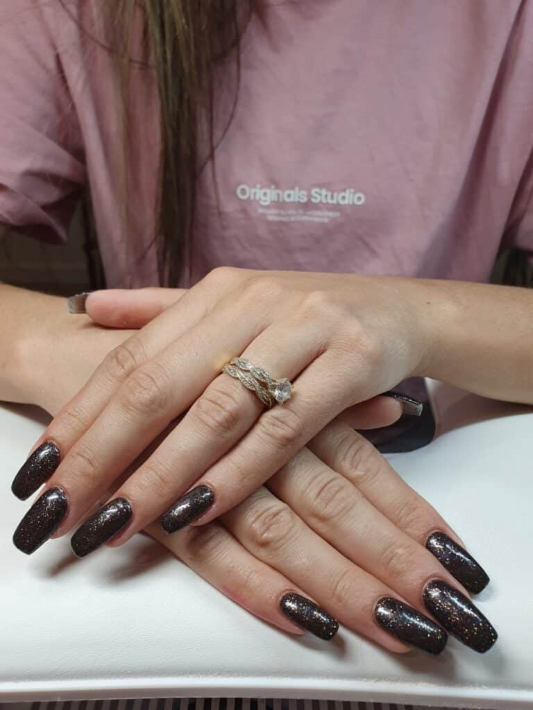 onglerie gel uv madamem esthéticienne simiane